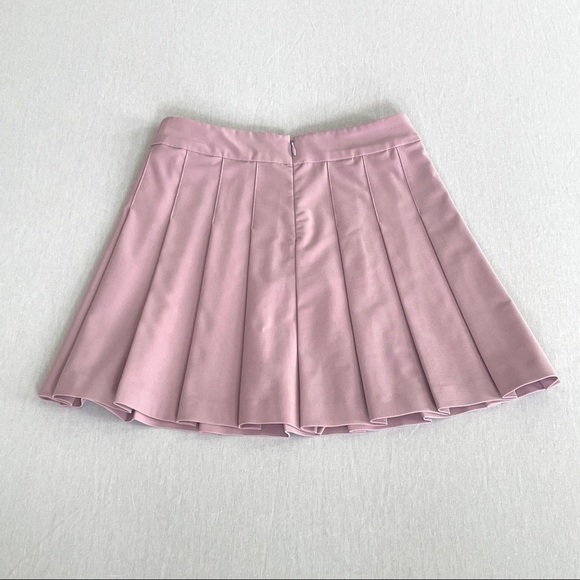 ⭐️host Pick⭐️ Aritzia Sunday Best Olive Mini 15" Skirt - Picture 6 of 9